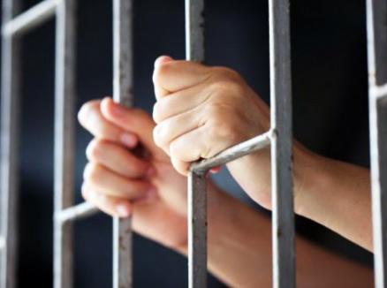 Recursul compensatoriu. Peste 500 din cei 21.000 de deţinuţi eliberaţi au recidivat în infracţiuni cu violenţă