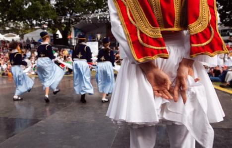 Unde ieşim săptămâna asta: Vrăjitorul din Oz la Cetate, Seară grecească la Euphoria Biergarten