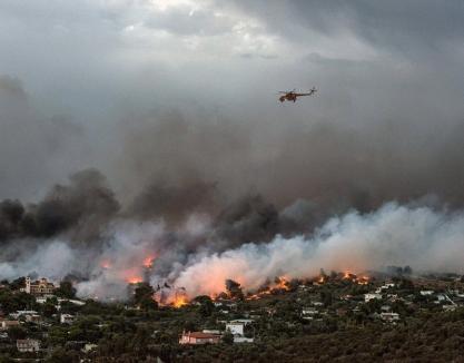 Acte criminale? Autorităţile din Grecia spun că au 'indicii serioase' că incendiile dezastruoase au fost provocate (FOTO)