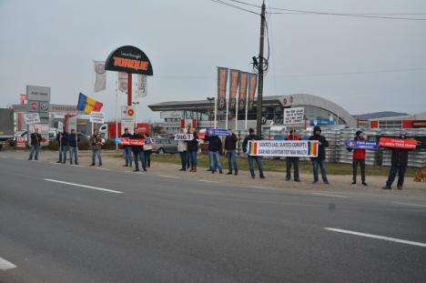 Protestul #şieu în Oradea: O firmă şi-a oprit complet activitatea, pentru întreaga zi! (FOTO / VIDEO)