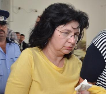 DNA Oradea a trimis în judecată al doilea 'cabinet' de expertiză de la Casa de Pensii Bihor: doctoriţa Anca Grigorescu, acuzată de 158 de șpăgi