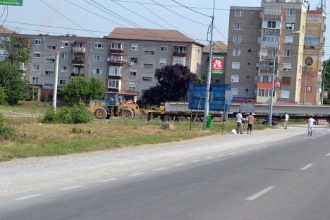 Ocoliţi giraţia din Calea Aradului! Constructorii montează grinzile pasajului peste DN 79 (FOTO)