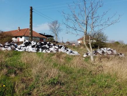 Gunoaiele de lângă noi: Amendă de 50.000 de lei pentru o firmă din Bihor care depozita deşeuri din cauciuc (FOTO)