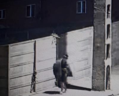 Poliția Locală îi „vânează” cu camere video pe cei care murdăresc Oradea. Câți oameni au fost sancționați în ultima lună (FOTO)