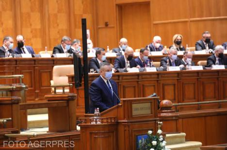 Guvernul PNL-PSD-UDMR a fost votat în Parlament (VIDEO)
