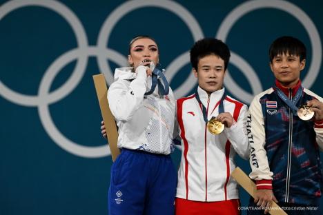 Ea este tânăra de 21 de ani care a adus României prima medalie olimpică din istorie la haltere feminin (FOTO/VIDEO)