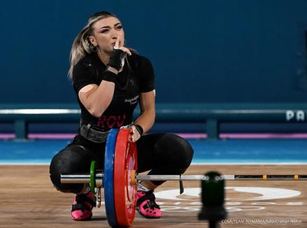 Ea este tânăra de 21 de ani care a adus României prima medalie olimpică din istorie la haltere feminin (FOTO/VIDEO)