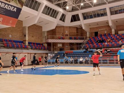 Handbal: CSM Oradea a cedat derby-ul cu U Cluj și l-a pierdut pe Benjamin Szabo