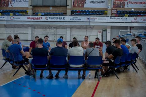 Handbaliștii de la CSM Oradea s-au reunit la Arena Antonio Alexe, pentru demararea pregătirilor noului sezon (FOTO)