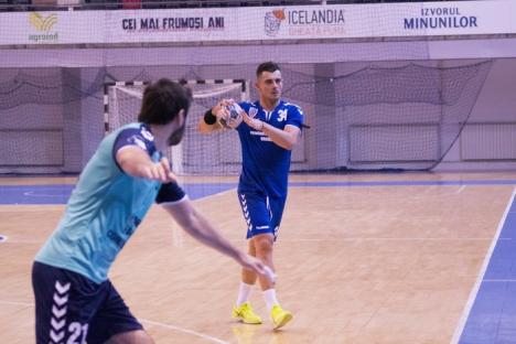 Deşi au jucat bine, handbaliştii de la CSM Oradea nu au reuşit surpriza în optimile cupei (FOTO)