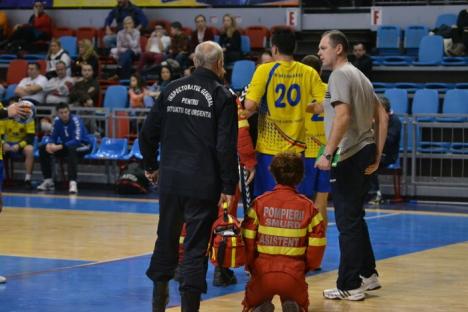 Handbaliştii CSM Oradea au cedat în faţa liderului, dar au impresionat prin joc (FOTO)
