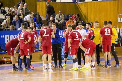 Handbaliştii de la CSM Oradea s-au impus cu scorul de 30-28 în meciul de la Cluj, cu Universitatea (FOTO)