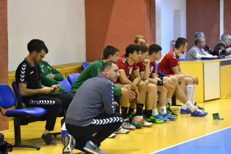 Handbaliştii de la CSM Oradea s-au impus la Timişoara cu 31-28 (FOTO)