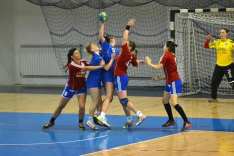 Handbalistele de la CSU CSM Oradea au cedat jocul de pe teren propriu cu Mureşul (FOTO)