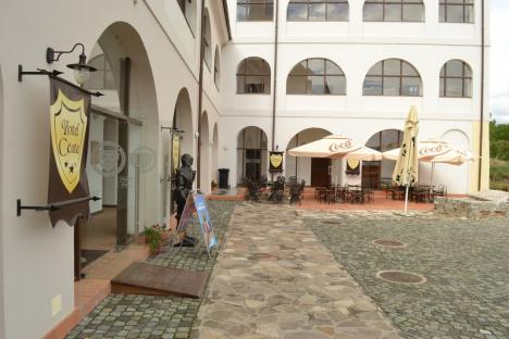 S-a decis: hotelul din Cetatea Oradea va fi pus gratuit la dispoziţia şcolii de ospitalitate