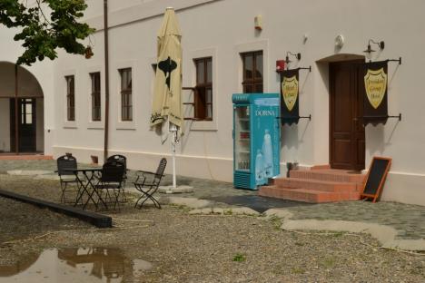 S-a decis: hotelul din Cetatea Oradea va fi pus gratuit la dispoziţia şcolii de ospitalitate