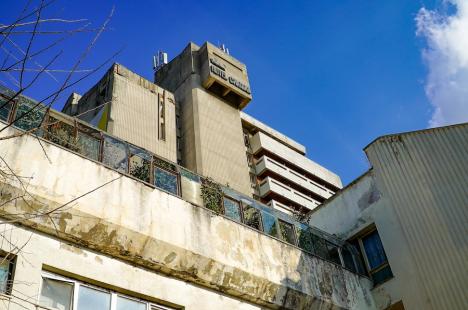 Renovare sau faliment? Ce se va întâmpla cu hotelul fraților Micula din Băile Felix (FOTO)