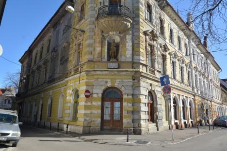 Bancă şmecheră: Consiliul Judeţean se va judeca pentru o clădire din Complexul Rimanoczy cu UniCredit Bank