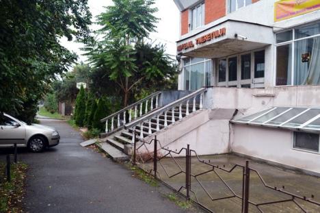 Primăria Oradea a cumpărat cu 1,8 milioane lei Hotelul Tineretului, scos la licitaţie de ANAF