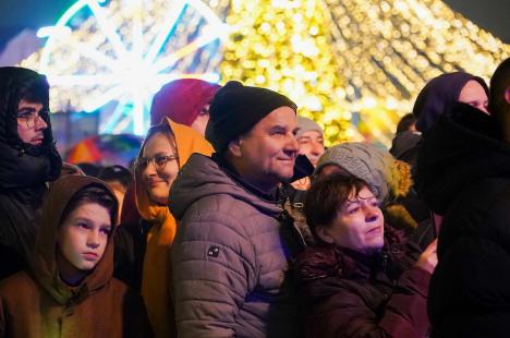 Ștefan Hrușcă, la Târgul de Crăciun Oradea: A cântat alături de public și a dezvăluit că a făcut armata aici (FOTO/VIDEO)