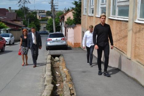 Huszar Istvan a mers la vot cu familia: 'Am votat pentru taxe şi impozite mai mici' (FOTO/VIDEO)