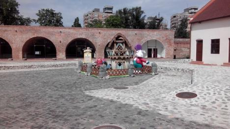 Orăşelul Copiilor, Cetatea şi Parcul 1 Decembrie au fost decorate cu machete tematice de Paşti