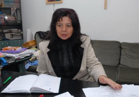Dezvăluire cu urmări: Directoarea de şcoală din Oradea cu salariu record are probleme şi cu... transparenţa