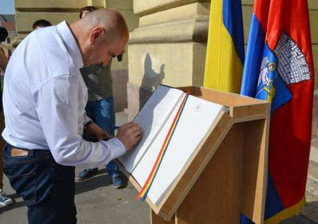 Primarul a votat pentru Oradea Mare, 'cu speranţa că votul meu va fi una dintre zecile de mii de pietre...' (FOTO)