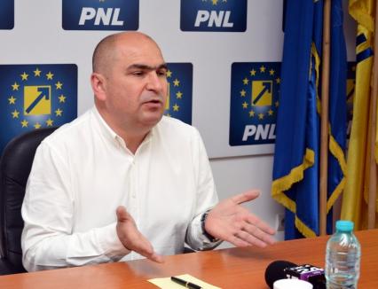 Ilie Bolojan le cere şefilor din CJ Bihor să îşi onoreze funcţiile şi să reprezinte interesele judeţului la Bucureşti