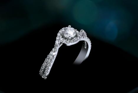 Bijuteriile cu diamante: un cadou de care te bucuri o viaţă întreagă (FOTO)