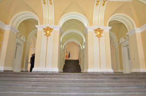 Palatul de justiţie a fost inaugurat oficial. Preşedintele CSM, către magistraţii orădeni: 'Să aveți o activitate frumoasă, ca acest palat!' (FOTO)