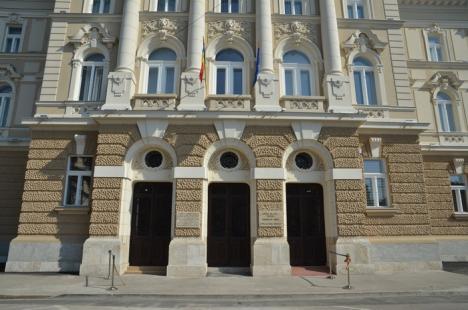 Palatul de justiţie a fost inaugurat oficial. Preşedintele CSM, către magistraţii orădeni: 'Să aveți o activitate frumoasă, ca acest palat!' (FOTO)