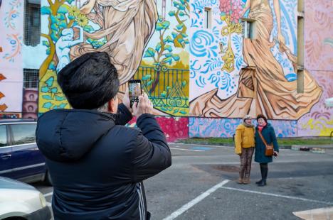 Nimfele din Oradea își așteaptă admiratorii: Pictura murală „Anotimpurile Art Nouveau” a fost inaugurată (FOTO/VIDEO)
