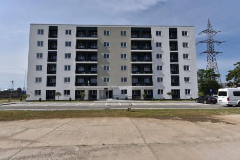 Cauți chirie? Primul bloc cu 65 de apartamente pentru angajaţii firmelor din Oradea urmează să fie ocupat începând din iulie (FOTO)