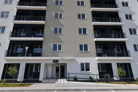 Cauți chirie? Primul bloc cu 65 de apartamente pentru angajaţii firmelor din Oradea urmează să fie ocupat începând din iulie (FOTO)