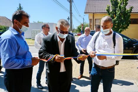 Îmbrăcat în ie, ministrul Agriculturii a inaugurat noul sediu al Oficiului Fitosanitar Bihor (FOTO / VIDEO)