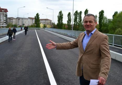 Circulaţi, vă rog! Podul din Dragoş Vodă va fi inaugurat joi la ora 18 sub numele Mareşal Constantin Prezan (FOTO)