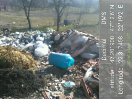 Amenzi de aproape 300.000 lei aplicate de Garda de Mediu Bihor unor firme și persoane prinse că au incendiat deșeuri (FOTO)