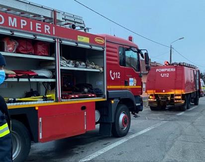 Incendii în Oradea: Foc pus intenţionat în curtea unei firme şi ţevi de termoficare cuprinse de flăcări