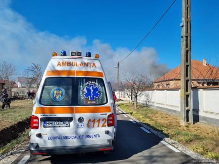 Incendiu violent la o casă din Sântandrei (FOTO / VIDEO)