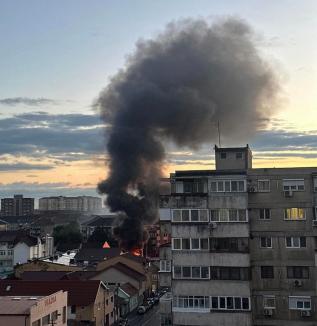 Incendiu în Oradea, la un garaj de lângă brutăria Dorbob (FOTO)