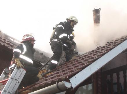 Avertismentul pompierilor din Bihor: Două incendii în 24 de ore, ambele provocate de coșurile de fum