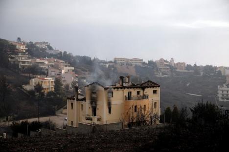 Grecia în flăcări: Cel puţin 60 de morţi şi zeci de răniţi, din cauza unor incendii scăpate de sub control (FOTO/VIDEO)