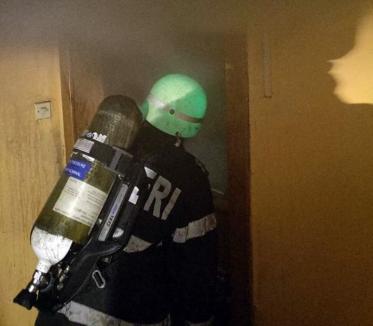 Incendiu în miez de noapte, la un azil de bătrâni din Oradea. Senzorii pentru fum au salvat viaţa vârstnicilor