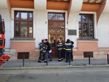 Incendiu la Baroul Bihor! Mai multe documente au luat foc în biroul unor avocați (FOTO / VIDEO)