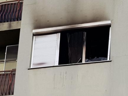 Tânărul care a incendiat apartamentul din Prima Nufărul, cercetat pentru distrugere (FOTO)