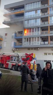 Incendiu la blocurile Prima din Nufărul: 25 de persoane au fost evacuate (FOTO/VIDEO)