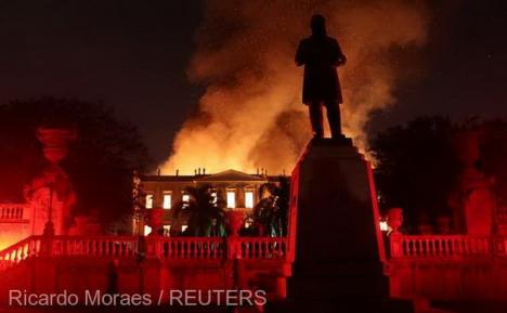 200 de ani de ştiinţă s-au făcut scrum! Incendiu devastator la Muzeul Naţional din Rio de Janeiro (FOTO / VIDEO)