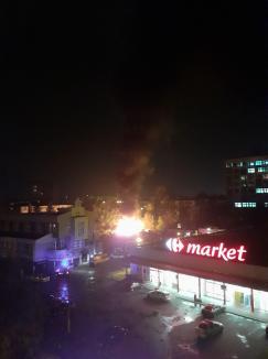 Incendiu puternic în Oradea, în curtea magazinului Carrefour de lângă Spitalul Municipal (FOTO / VIDEO)