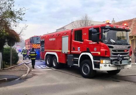 Incendiu la o casă din Oradea, pornit de la un coș de fum necurățat